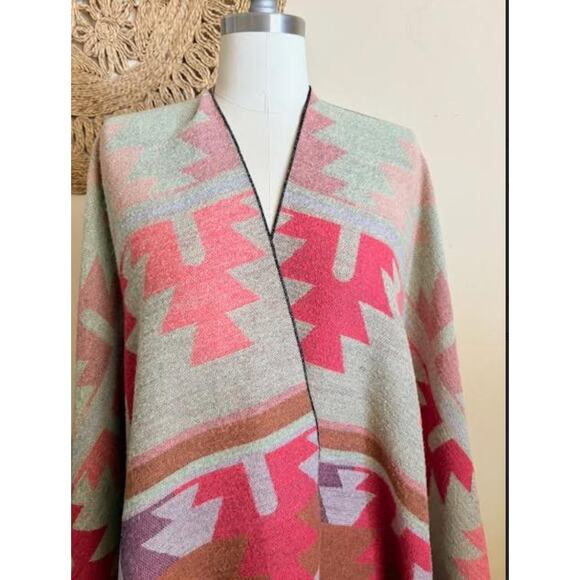 NOBIA Southwestern Aztec Boho Fringe Poncho Shawl Wrap One Size OS - Picture 2 of 6